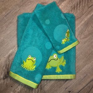 Peeking Frog 3PC Towel Set